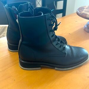 Black leather boots - Steve Madden- skull embellishments